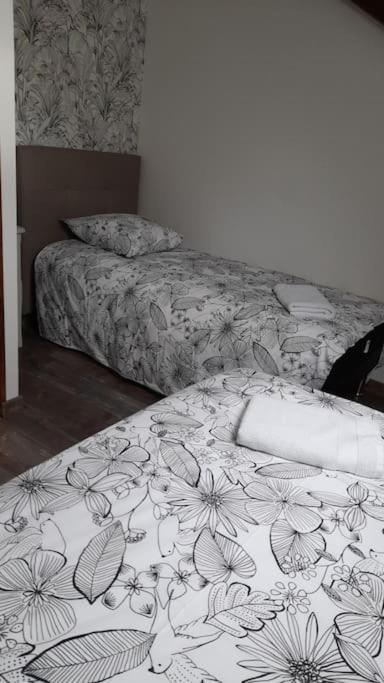 Ferienwohnung Les Galipes Hautvillers Exterior foto